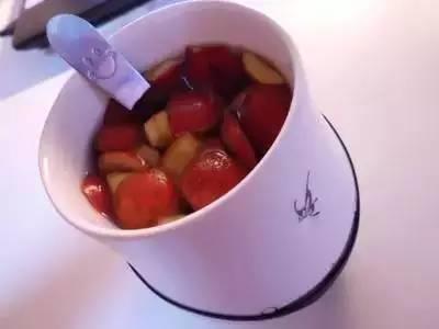 饭后泡山楂的功效,饭后多喝它轻松减掉脂肪 减肥 第1张-瘦瘦减肥网 饭后泡山楂的功效,饭后多喝它轻松减掉脂肪 减肥 第1张