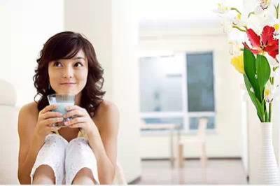 生姜蜂蜜水减肥法,让你瘦成小腰精 瘦腰 第1张-瘦瘦减肥网 生姜蜂蜜水减肥法,让你瘦成小腰精 瘦腰 第1张