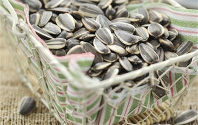 经常吃瓜子会胖吗,瓜子含脂高减肥期应少吃 饮食减肥 第2张-瘦瘦减肥网 经常吃瓜子会胖吗,瓜子含脂高减肥期应少吃 饮食减肥 第2张