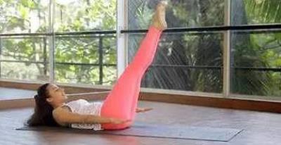 瘦腰瘦肚子的瑜伽动作，这7式杀手锏分享给大家 瑜伽减肥 第9张