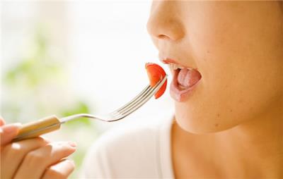 晚上吃东西的危害，晚上怎样吃东西最健康 饮食减肥 第6张