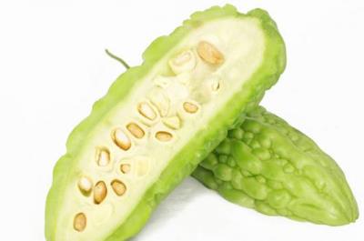 苦瓜减肥怎么吃,它可是“脂肪杀手”哟 饮食减肥 第1张-瘦瘦减肥网 苦瓜减肥怎么吃,它可是“脂肪杀手”哟 饮食减肥 第1张