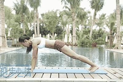 怎样练出马甲线,练出马甲线的瑜伽动作 瑜伽减肥 第3张-瘦瘦减肥网 怎样练出马甲线,练出马甲线的瑜伽动作 瑜伽减肥 第3张