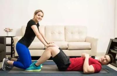 怎么容易练出腹肌,新式仰卧起坐推荐给大家 减肚子 第5张-瘦瘦减肥网 怎么容易练出腹肌,新式仰卧起坐推荐给大家 减肚子 第5张