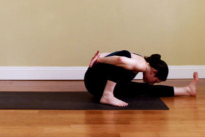 瑜伽减肥的动作，8个经典瑜伽减肥动作 瑜伽减肥 第7张