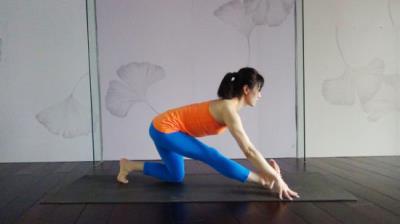 减肥瑜伽初级教程,完美瘦出S曲线 瑜伽减肥 第1张-瘦瘦减肥网 减肥瑜伽初级教程,完美瘦出S曲线 瑜伽减肥 第1张