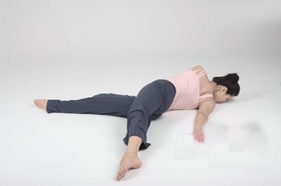 郑多燕快速瘦腰腹瑜伽,简单实用轻松甩脂不反弹 瑜伽减肥 第1张-瘦瘦减肥网 郑多燕快速瘦腰腹瑜伽,简单实用轻松甩脂不反弹 瑜伽减肥 第1张