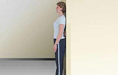 饭后靠墙站立半小时能减肥吗，饭后正确姿势靠墙站轻松瘦 减肥 第5张