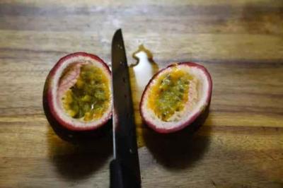 百香果沙拉的制作,春日减肥菜的家常做法 减肥 第4张-瘦瘦减肥网 百香果沙拉的制作,春日减肥菜的家常做法 减肥 第4张