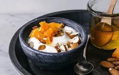 酸奶减肥吃法及功效,酸奶这样喝减肥效果快 饮食减肥 第2张-瘦瘦减肥网 酸奶减肥吃法及功效,酸奶这样喝减肥效果快 饮食减肥 第2张