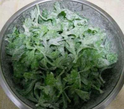 蒸芹菜叶的做法，一道减肥排毒的家常菜 减肥 第3张