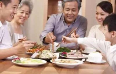 少吃饭多吃菜能减肥吗，减肥不能刻意避开主食 饮食减肥 第1张