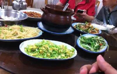 少吃饭多吃菜能减肥吗，减肥不能刻意避开主食 饮食减肥 第3张