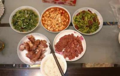 少吃饭多吃菜能减肥吗，减肥不能刻意避开主食 饮食减肥 第2张