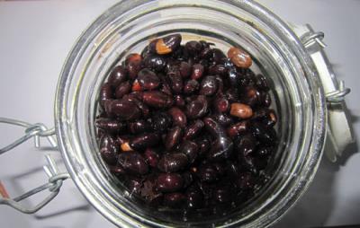 吃醋泡黑豆能减肥吗,醋泡黑豆减肥的正确做法与吃法 饮食减肥 第1张-瘦瘦减肥网 吃醋泡黑豆能减肥吗,醋泡黑豆减肥的正确做法与吃法 饮食减肥 第1张