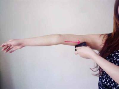 如何减掉手臂赘肉,超强刮痧瘦手臂教程告别蝴蝶袖 刮痧减肥 第4张-瘦瘦减肥网 如何减掉手臂赘肉,超强刮痧瘦手臂教程告别蝴蝶袖 刮痧减肥 第4张