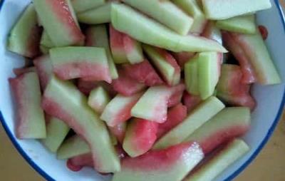 减肥期间能吃西瓜吗,减肥期间吃西瓜注意5大要点 饮食减肥 第5张-瘦瘦减肥网 减肥期间能吃西瓜吗,减肥期间吃西瓜注意5大要点 饮食减肥 第5张