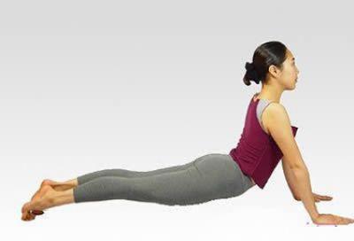 瘦腰瘦肚子瑜伽动作,瘦出性感“小蛮腰” 瑜伽减肥 第6张-瘦瘦减肥网 瘦腰瘦肚子瑜伽动作,瘦出性感“小蛮腰” 瑜伽减肥 第6张