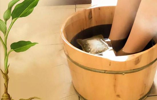 女性每天晚上泡脚的好处(每天坚持泡脚抗衰老吗) 减肥 第1张-瘦瘦减肥网 女性每天晚上泡脚的好处(每天坚持泡脚抗衰老吗) 减肥 第1张