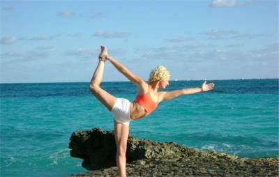 深蹲完怎么拉伸,给你四个完美拉伸动作 减肥 第6张-瘦瘦减肥网 深蹲完怎么拉伸,给你四个完美拉伸动作 减肥 第6张