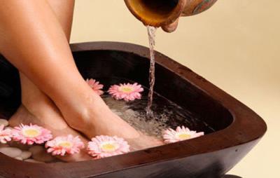 跑步后可以泡脚吗，运动后泡脚用冷水OR热水 跑步减肥 第4张