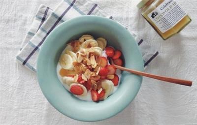 晚上喝酸奶会胖吗,不会长胖但最好不选市售酸奶 减肥 第1张-瘦瘦减肥网 晚上喝酸奶会胖吗,不会长胖但最好不选市售酸奶 减肥 第1张