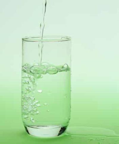 夏季多喝水能减肥吗,看超级懒人如何减肥法 懒人减肥 第3张-瘦瘦减肥网 夏季多喝水能减肥吗,看超级懒人如何减肥法 懒人减肥 第3张