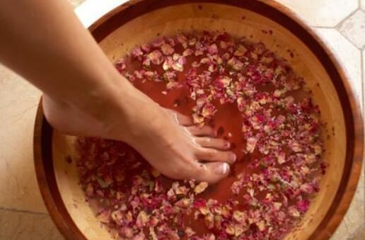 花椒酒泡脚的作用(花椒泡酒花椒泡脚有什么作用) 减肥 第1张-瘦瘦减肥网 花椒酒泡脚的作用(花椒泡酒花椒泡脚有什么作用) 减肥 第1张