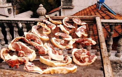 吃腊肉会长胖吗,高热高脂的腊肉要少吃 饮食减肥 第4张-瘦瘦减肥网 吃腊肉会长胖吗,高热高脂的腊肉要少吃 饮食减肥 第4张