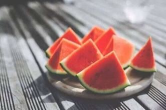 西瓜减肥期间可以吃吗 饮食减肥 第1张-瘦瘦减肥网 西瓜减肥期间可以吃吗 饮食减肥 第1张