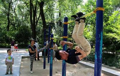 锻炼腹肌最有效的方法，常做这几种运动打造腹肌美男 运动减肥 第2张