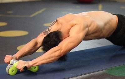 腹肌轮一天做多少合适,健身要学会循序渐进 减肚子 第5张-瘦瘦减肥网 腹肌轮一天做多少合适,健身要学会循序渐进 减肚子 第5张