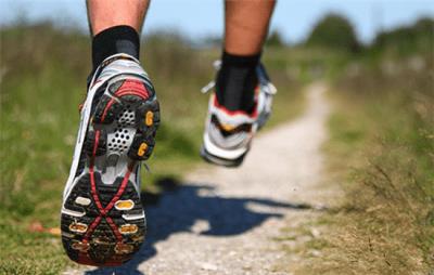 骑动感单车穿什么鞋子，选合适的硬底的运动鞋 骑车减肥 第2张