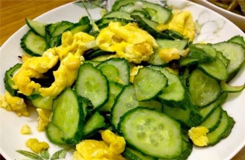 吃黄瓜可以减肥吗,怎么吃黄瓜可以健康减肥 饮食减肥 第2张-瘦瘦减肥网 吃黄瓜可以减肥吗,怎么吃黄瓜可以健康减肥 饮食减肥 第2张