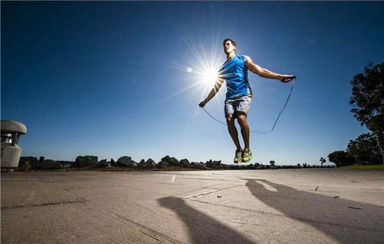 每天晚上坚持跳绳可以减肥吗,晚上不吃饭跳绳减肥吗 跳绳减肥 第2张-瘦瘦减肥网 每天晚上坚持跳绳可以减肥吗,晚上不吃饭跳绳减肥吗 跳绳减肥 第2张