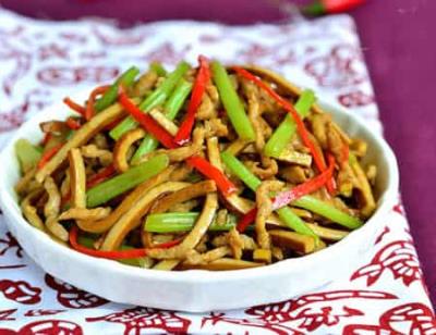 吃货减肥最快秘籍,晚餐吃芹菜快速燃脂又美白 饮食减肥 第3张-瘦瘦减肥网 吃货减肥最快秘籍,晚餐吃芹菜快速燃脂又美白 饮食减肥 第3张