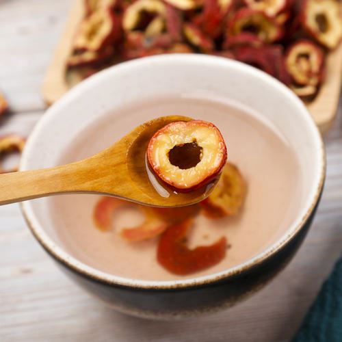 山楂片泡水喝有什么功效(晒干的山楂片泡水喝有什么功效) 减肥 第1张-瘦瘦减肥网 山楂片泡水喝有什么功效(晒干的山楂片泡水喝有什么功效) 减肥 第1张