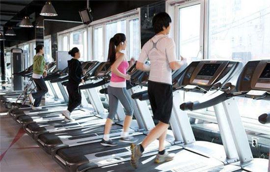 跑步机跑步和户外跑步的区别,跑步机多少速度算慢跑 跑步减肥 第2张-瘦瘦减肥网 跑步机跑步和户外跑步的区别,跑步机多少速度算慢跑 跑步减肥 第2张