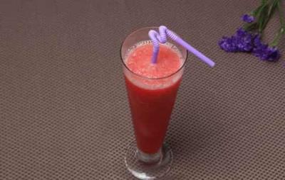 喝西瓜汁会长胖吗,适量喝不用担心发胖 减肥 第4张-瘦瘦减肥网 喝西瓜汁会长胖吗,适量喝不用担心发胖 减肥 第4张