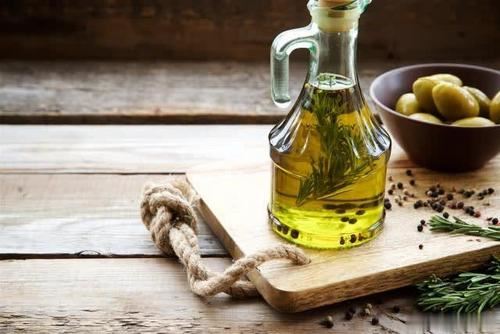 橄榄油热量高还是花生油热量高(橄榄油和花生油哪个好) 减肥 第2张-瘦瘦减肥网 橄榄油热量高还是花生油热量高(橄榄油和花生油哪个好) 减肥 第2张