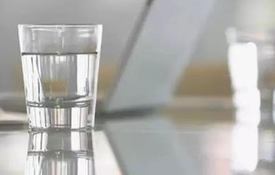 吃撑了打嗝怎么办，分享日常止嗝小妙招 饮食减肥 第1张