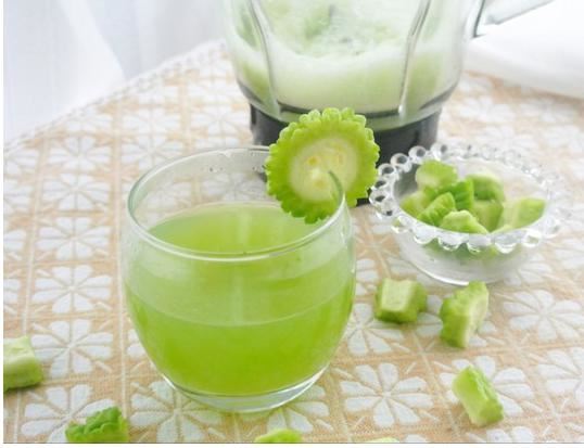 苦瓜绿茶泡水的功效(苦瓜加茶叶泡水的功效) 减肥饮品 第1张-瘦瘦减肥网 苦瓜绿茶泡水的功效(苦瓜加茶叶泡水的功效) 减肥饮品 第1张