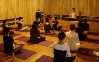 高温瑜伽和汗蒸的区别,高温瑜伽和桑拿及汗蒸三者的区别 瑜伽减肥 第1张-瘦瘦减肥网 高温瑜伽和汗蒸的区别,高温瑜伽和桑拿及汗蒸三者的区别 瑜伽减肥 第1张