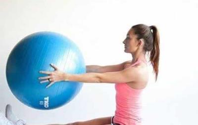 瑜伽球瘦肚子动作,7个动作练就完美腹型 瑜伽减肥 第6张-瘦瘦减肥网 瑜伽球瘦肚子动作,7个动作练就完美腹型 瑜伽减肥 第6张