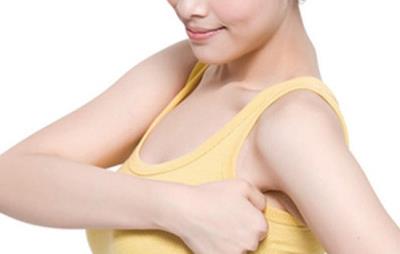 丰胸精油有副作用吗,不宜长期大剂量使用 丰胸 第2张-瘦瘦减肥网 丰胸精油有副作用吗,不宜长期大剂量使用 丰胸 第2张