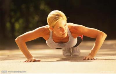 无器械健身练胸肌,俯卧撑一样能练出好看的胸肌 减肥 第3张-瘦瘦减肥网 无器械健身练胸肌,俯卧撑一样能练出好看的胸肌 减肥 第3张