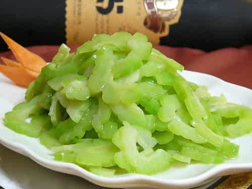 喝苦瓜茶能减肥吗,健康瘦身“苦”中作乐 减肥饮品 第2张-瘦瘦减肥网 喝苦瓜茶能减肥吗,健康瘦身“苦”中作乐 减肥饮品 第2张