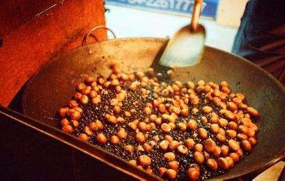 吃糖炒栗子会发胖吗,减肥者怎么吃板栗合适 饮食减肥 第3张-瘦瘦减肥网 吃糖炒栗子会发胖吗,减肥者怎么吃板栗合适 饮食减肥 第3张