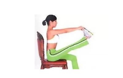 办公室白领减肥操,看白领玩转6式椅子减肥操 减肥操 第1张-瘦瘦减肥网 办公室白领减肥操,看白领玩转6式椅子减肥操 减肥操 第1张