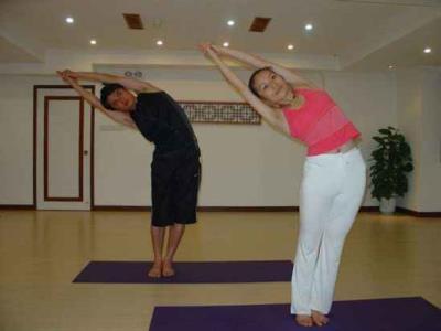 高温瑜伽26式,图文详解26式高温瑜伽的做法 瑜伽减肥 第3张-瘦瘦减肥网 高温瑜伽26式,图文详解26式高温瑜伽的做法 瑜伽减肥 第3张